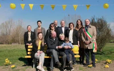 Castel D’Azzano: a yellow bench for endometriosis awareness