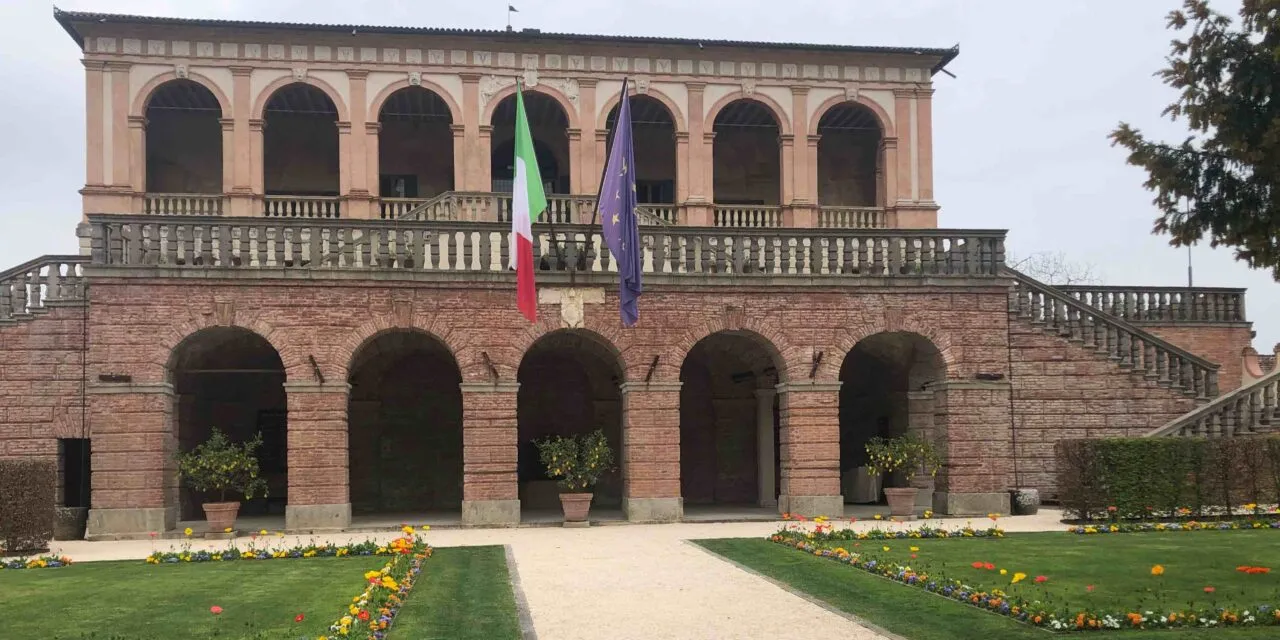 A day of creative leisure in Padova area: picnic in front of an ancient villa and a wine tasting