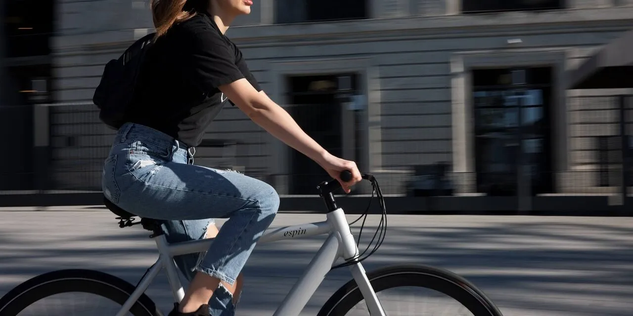 The online bike map of Verona to live the city from outside the car 