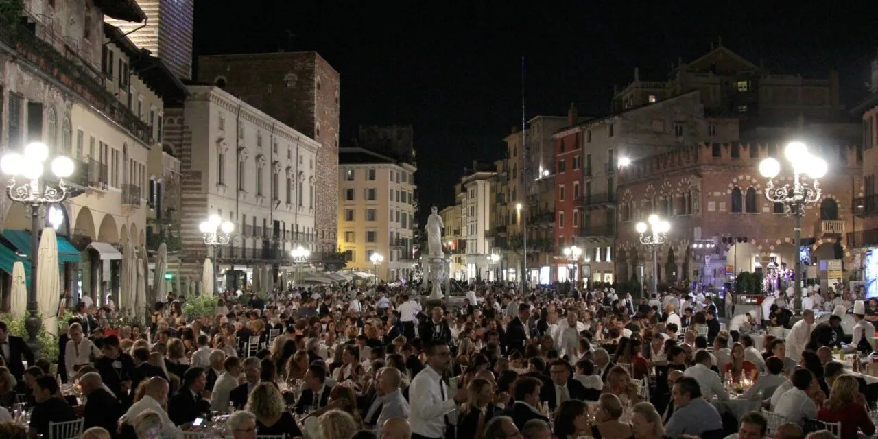 Juliet’s Gala is back: dinner and music under the stars in Piazza Erbe, Verona