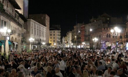Juliet’s Gala is back: dinner and music under the stars in Piazza Erbe, Verona