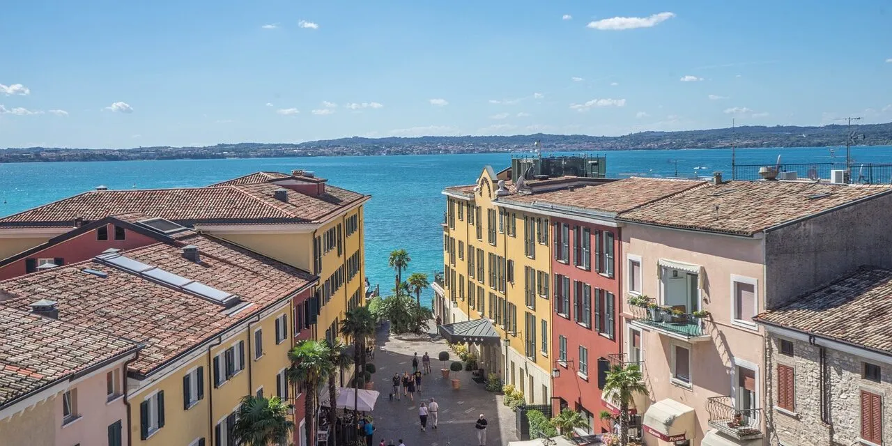 #iosonolagodigarda, Lake Garda becomes a person. The idea launched by Federalberghi, association representing 400 accommodation facilities