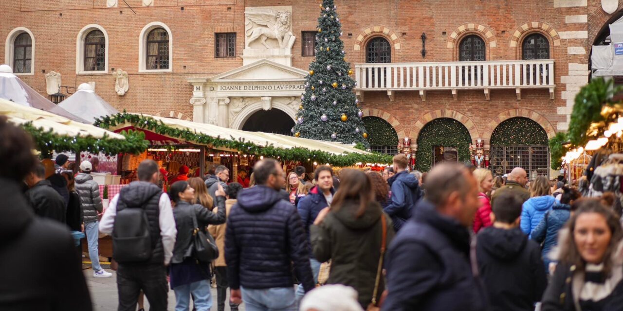 Christmas in Verona: festive markets, new lights, and the return of the tail-less comet star